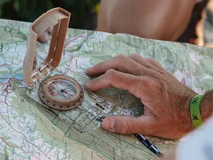 Térkép és tájoló használata